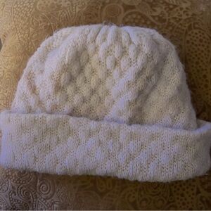 WOMEN’S Cream Knitted Hat & Ear Warmer